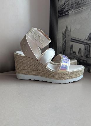 Босоніжки kendall + kylie (39) нові оригінал жіночі на танкетці