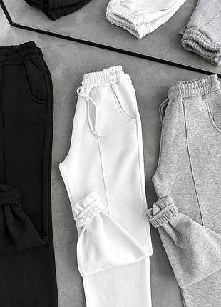 Базовые женские спортивные джоггеры со стрелкой на флисе