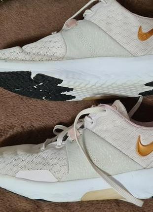 Жіночі кросівки nike wmns city trainer 3 в хорошому стані