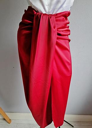 Спідниця міді із атласної тканини, італія.