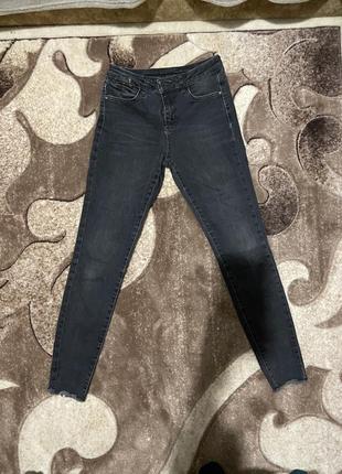 Джинсы skinny с обрезанным низом esprit