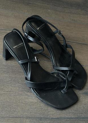 Босоніжки vagabond