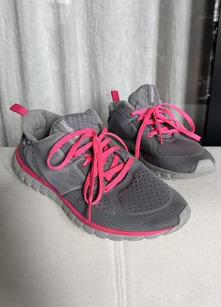 Кросівки reebok sublite жіночі сірі з рожевими шнурками м'які для спорту