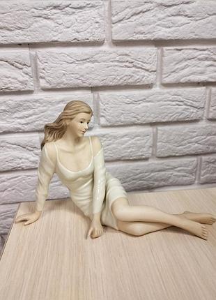 Вишукана статуетка the regal collection