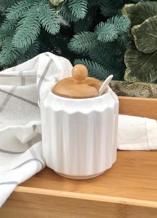 Сахарница фарфоровая nouvelle home naturel 300мл, ø8х11см с ложкой и деревянной крышкой