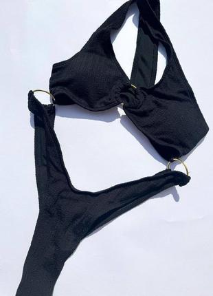 Сдельный черный купальник с кольцом открытый7 фото