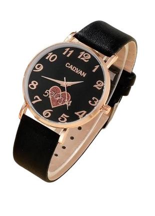 Женские наручные часы кварцевые черный циферблат белые фианиты в форме сердца кожаный черный ремешок1 фото