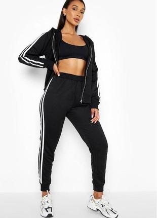 Женский костюм с белыми полосками boohoo