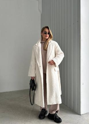 Зимнее длинное пальто из меха с утеплителем