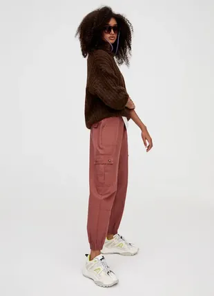 Штани джоггери карго bershka,p. 40