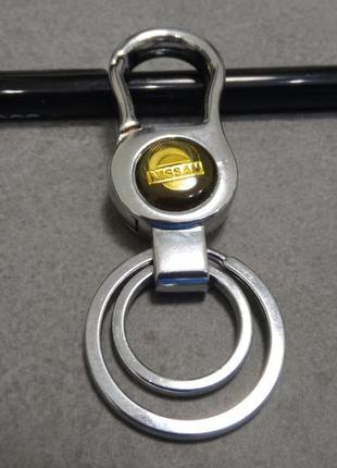 Металевий брелок для авто ключів nissan