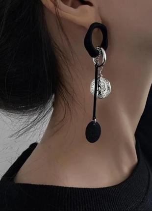 Длинные серьги черносеребристые
