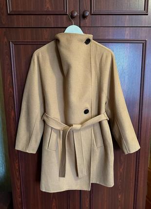 Бежеве пісочне вовняне пальто на запах zara s