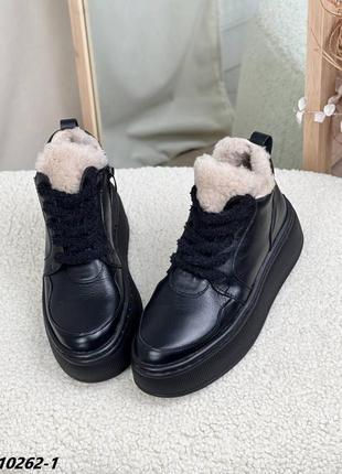 Хайтопы материал натуральная кожа и замша сезон зима внутри натуральный мех цвет черный,бежевые