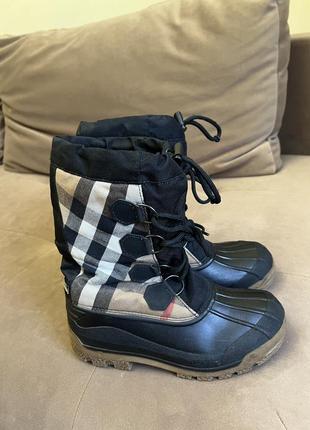 Женские ботинки burberry оригаминал размер: по бирке 35-36, по факту 37-38. состояние очень хорошее