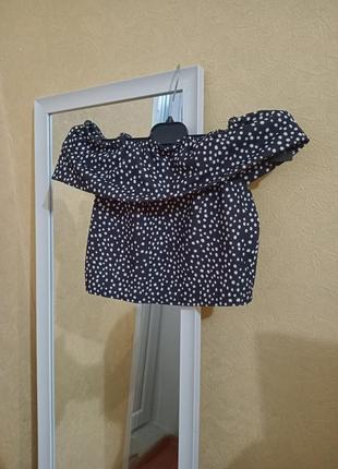 Топ в горошек с открытыми плечами
