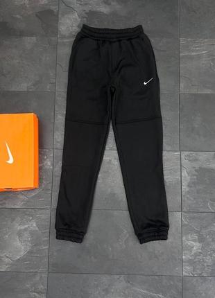 Спортивные штаны nike