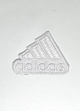 Нашивка термо adidas адидас 45x55 мм (белая)