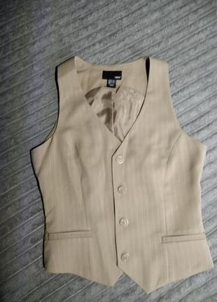 Жилетка женская фирмы h&m