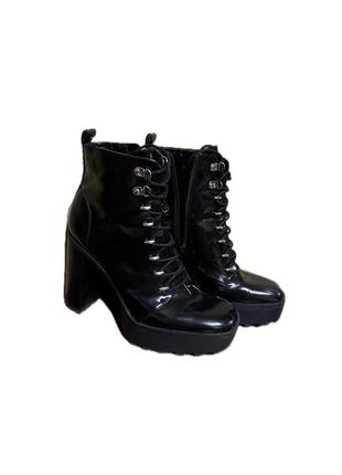 Ботинки на каблуці та платформі zara 41