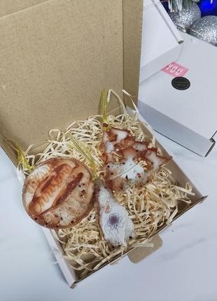 Новогодние игрушки