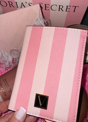 Обкладинка для паспорта victoria's secret passport case