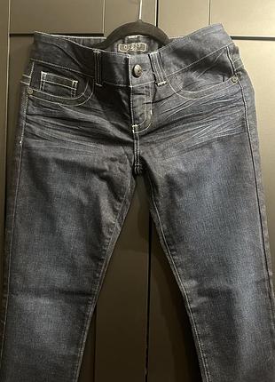 Джинсы guess,прямые ,мало тянуться,размер 27/32,длина брюк 104 см