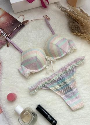 Красивый комплект белья intimissimi из коллекции colour me happy🌈