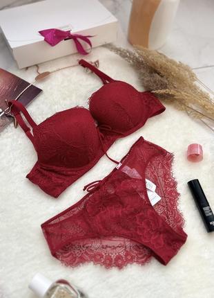 Спокусливий комплект білизни intimissimi