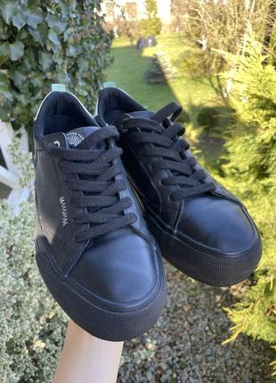 Кеди bershka р40