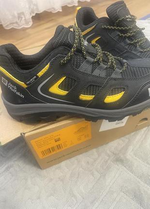 Кросівки jack wolfskin .
