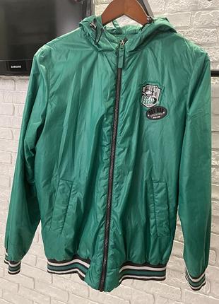 Куртка зеленая