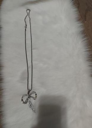 Ланцюжок з кулоном