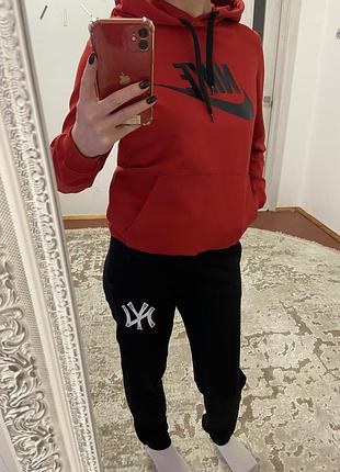 Спортивний