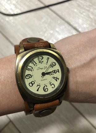 Часы женские наручные