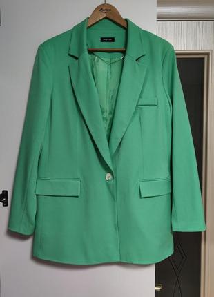 Красивый акцентный удлиненный пиджак от simple be 💚💚