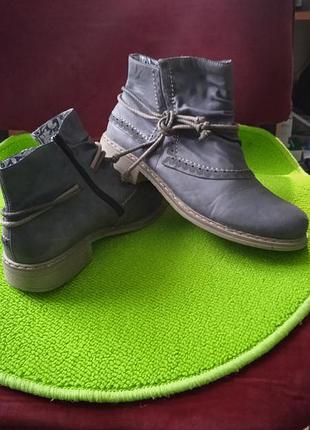 Черевики 42р riker