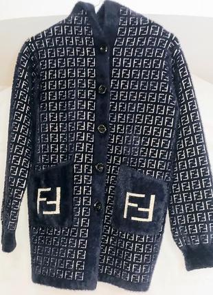 Пальто  альпака
 146-158 fendi