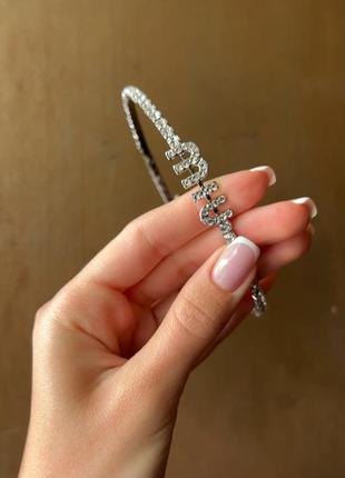 Брендовий чокер з камінцями