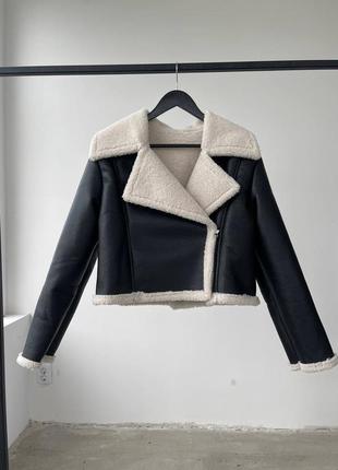 Укороченная короткая черная дубленка женская кожаная куртка с белым мехом тедди на меху