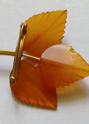 Янтарь, брошь янтарная круглая с подвесками