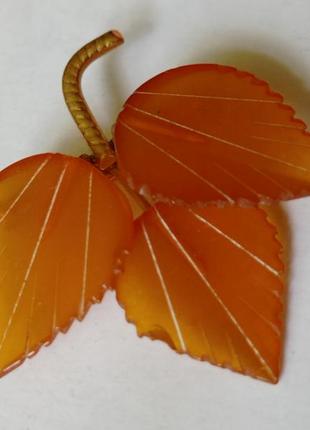 Янтарь, брошь янтарная круглая с подвесками