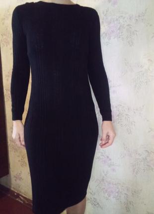 Длинное вязаное платье