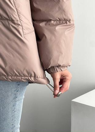 Жіноча матова зимова тепла куртка на підкладці з капюшоном