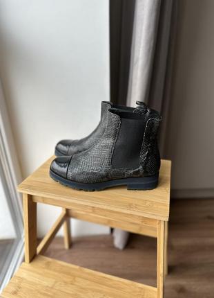 Женские челси pertini