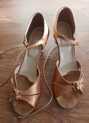 Босоніжки для танців 26,5