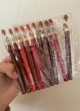 Олівці для губ flormar