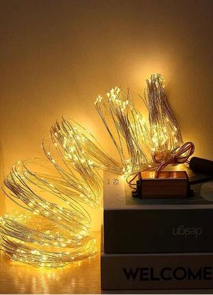 Гирлянды идеальны для елок "конский хвост"