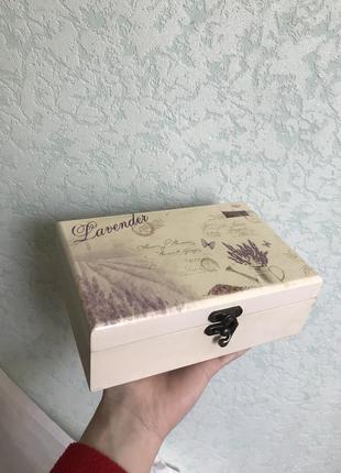 Вінтажна скринька коробка з лавандою