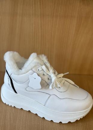 Стильні теплі зимові кросівки henji,36-41